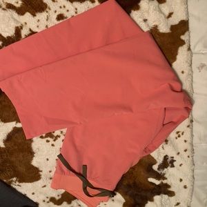 NWOT Rare Figs Pink Livingston Bottoms
